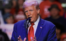 Tổng thống Trump doạ tấn công 'mọi mục tiêu' ở Iran trong 2 tuần