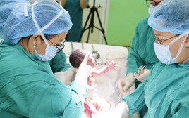 Đỉnh cao của y học hiện nay là điều trị ngay từ trong bào thai