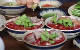 31 người nghi ngộ độc thực do ăn tiết canh vịt
