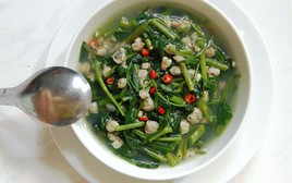 Rau muống mà đem thả thêm thứ "nhỏ bẻ" này vào, nước ngọt lịm tim, giải nhiệt mát người ngày nắng