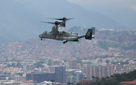 Mỹ tập trận quân sự trên không phận thủ đô của Venezuela