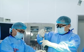 Ba công nghệ tiên tiến nâng tầm phẫu thuật cột sống