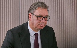 Tổng thống Serbia Vucic hé lộ khả năng từ chức