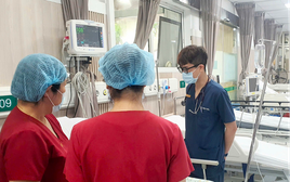 Hà Nội nắng nóng khắc nghiệt: Bác sĩ Bệnh viện Bạch Mai chỉ cách tránh say nắng, sốc nhiệt