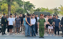 Người nổi tiếng và cái giá của những phút buông thả