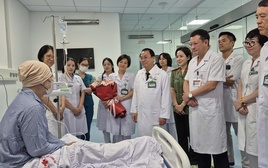 Ghép tế bào gốc cứu người mẹ trẻ mắc ung thư hiếm