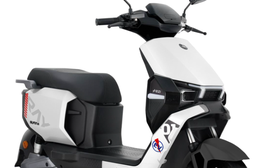 Xe máy điện mới ra mắt có giá ưu đãi chỉ 15 triệu đồng, chạy 120km/sạc