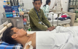 Cha già bật khóc xin cứu con trai gặp nạn: “Hai đứa nhỏ còn cần có bố…”