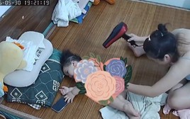 Máy sấy tóc bỗng nhiên phát nổ kinh hoàng ngay cạnh em bé
