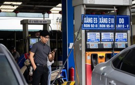 Vòng quanh Hà Nội và TP.HCM: Loạt cây xăng vẫn bán song song xăng E5 cùng E10