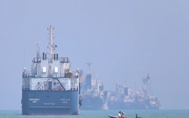 Iran rò rỉ "thỏa thuận với Mỹ", yêu cầu 300 tỉ USD tái thiết
