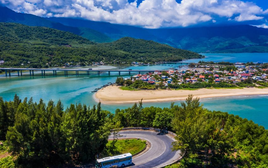 Không phải Phú Quốc, đây là nơi duy nhất ở Việt Nam lọt Top điểm đến tuyệt vời nhất mùa hè: Vừa có núi vừa có biển, mới thu ngân sách hơn 34.000 tỷ đồng