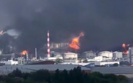 Tung "đòn trừng phạt tầm xa" vào Moscow, Ukraine hứng mưa tên lửa