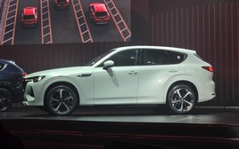 Mazda CX-60 giá 1,699 tỷ đồng tại Việt Nam: Động cơ hybrid tự sạc, có AWD, ngang cỡ GLC, X3
