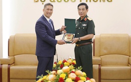 Đại tướng Phan Văn Giang tiếp Quyền Bộ trưởng Bộ Hải quân Hoa Kỳ