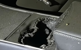Chỉ vì một cục sạc dự phòng, chiếc Tesla sau 5 năm sử dụng bỗng hóa đống sắt vụn trong vụ cháy gây sốc