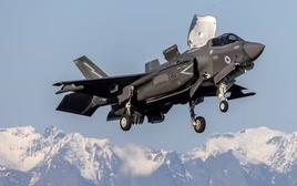 F-35B Mỹ gây áp lực cực lớn khi lần đầu hạ cánh sát biên giới Tây Bắc của Nga