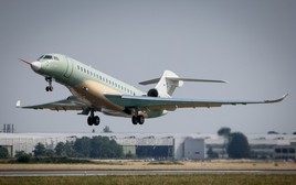 Dassault thực hiện chuyến bay thử nghiệm đầu tiên của máy bay Falcon 10X