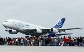 Phát hiện vết nứt bất thường trong cánh, hơn chục "gã khổng lồ" của bầu trời Airbus A380 bị kiểm tra khẩn cấp