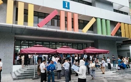 Trường THPT công lập đang khiến phụ huynh xếp hàng dài 3 hôm nay: Năm đầu thành lập, học sinh thi 18 điểm trở lên đủ điều kiện xét tuyển