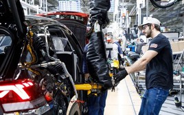 100.000 công nhân 1 hãng xe ô tô lớn sắp bị sa thải, 4 nhà máy nằm trong danh sách khai tử: Chuyện gì đây?