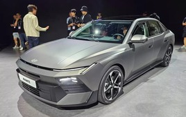 Tin xe 27/6: Hyundai Elantra thế hệ mới lột xác, Vietnam Airlines tăng đội bay