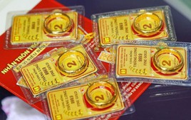 Tôi giữ vàng suốt 10 năm, nhưng đến lúc cần tiền lại không muốn bán