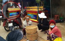 Độc lạ tiệm vàng nằm "hớ hênh" giữa chợ, đi vắng phủ vải lên là xong: Chủ tiệm nói lý do không sợ trộm