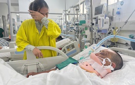 Người mẹ đơn thân gặp nạn, con gái khóc lạc giọng: “Con chỉ mong mẹ khỏe để về với con”