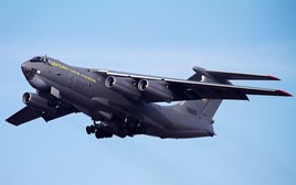 Il-76 Ukraine chở một kiện hàng bí ẩn được phát hiện cất cánh ở Moldova