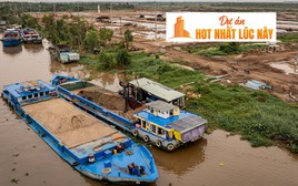 Xà lan kín mặt kênh, máy móc đầy mặt đất, môi giới vây xung quanh dự án 59.000 tỷ, hot bậc nhất TP.HCM của Vinhomes