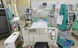 Người đàn ông 42 tuổi đang chơi thể thao bỗng tức ngực, khó thở, ngã gục ra đất