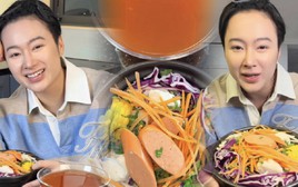 Tô mì cay 35.000 của Angela Phương Trinh gây sốt vì đồ ăn ngập mặt, khách ăn xong chốt câu " bán vì đam mê"