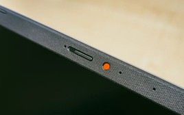 Chấm đỏ bí ẩn trên webcam laptop: Đừng vội hoảng sợ nghĩ mình đang bị theo dõi!