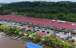 Ngôi nhà dài 250m có 780 người chung sống: Cứ có người cưới là lại nối dài thêm, đã tồn tại gần 100 năm