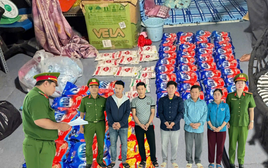 Công an ập vào kiểm tra, khám xét lúc 10 sáng, bắt tạm giam quản lý Phạm Thị Phương SN 1978