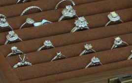 Giám đốc ở PNJ tiếp tay đường dây buôn lậu 28.000 viên kim cương