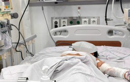 Vụ cháy xe khách ở Đồng Nai: Sức khỏe hai bệnh nhi hiện ra sao?