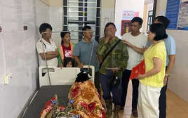 Hai em nhỏ bị sét đánh tử vong