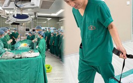 "Bố sẽ không rời đi..." - Quyết định trong nước mắt giúp ba người có cơ hội sống tiếp