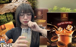 Pha 4 gói cà phê Laura của Nhật Kim Anh nhưng chả thấy linh chi hay đông trùng, độ sánh kẹo lại đến từ lượng đường khổng lồ!