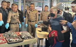 Thủ đoạn vận chuyển heroin của tiếp viên hàng không gây chấn động Thái Lan