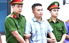Phê chuẩn lệnh bắt khẩn cấp nam giáo viên trong vụ điểm Toán cao bất thường ở Tuyên Quang