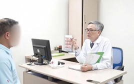 2 anh em ruột cùng mắc ung thư liên quan đến một loại Vi khuẩn ở trong ruột nhưng dễ lây lan trong gia đình qua thói quen sinh hoạt