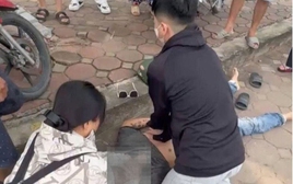 Nam sinh viên y khoa kiên trì ép tim 30 phút cứu người bất tỉnh trên đường