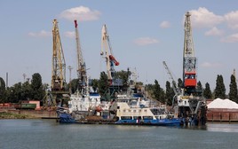 Nghi ngờ tham nhũng tại công ty vận tải biển khổng lồ của Ukraine