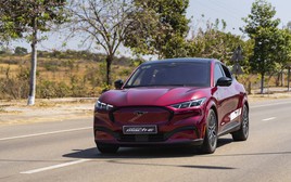 Mẫu xe điện đầu tiên của Ford tại Việt Nam giảm gần 1 tỷ đồng, doanh số tăng 75 lần