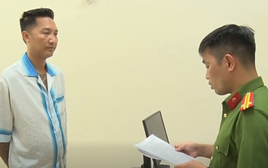 Vì sao Huấn Hoa Hồng bị bắt giam?