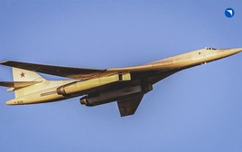 Phi công thử nghiệm Nga gọi Tu-160 là 'kiệt tác ngoài hành tinh'