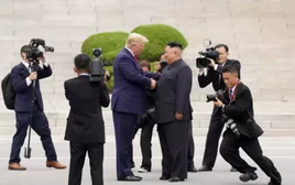 Tổng thống Trump yêu cầu sắp xếp cuộc gặp Chủ tịch Kim Jong Un trong năm nay